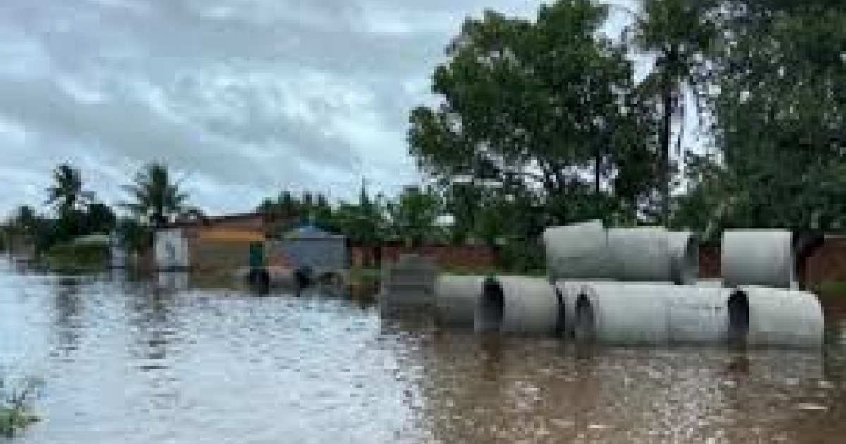 INMET alerta para chuvas fortes com risco de enchentes no nordeste baiano e na RMS para domingo