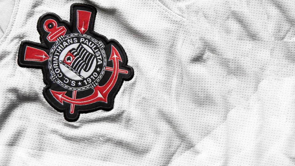 Corinthians fecha lista de inegociáveis e pretende segurar gastos em 2025