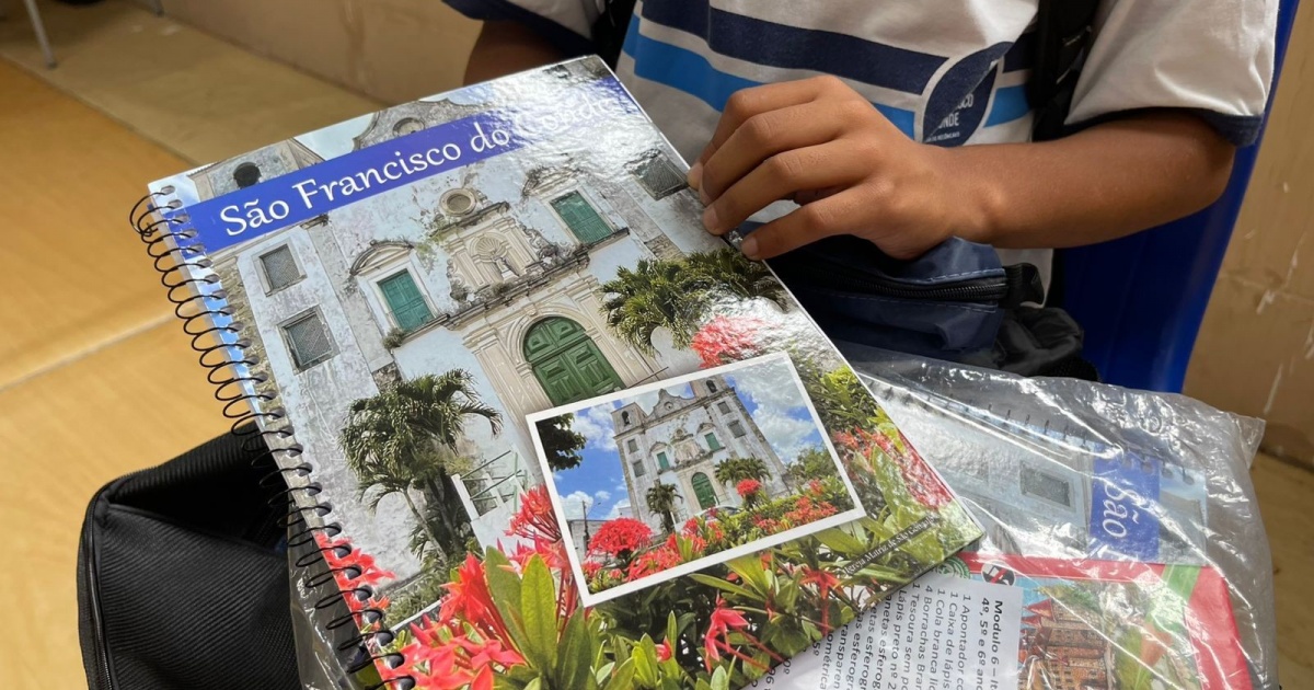 Prefeitura de São Francisco do Conde inicia entrega de kits a 6 mil estudantes da rede municipal