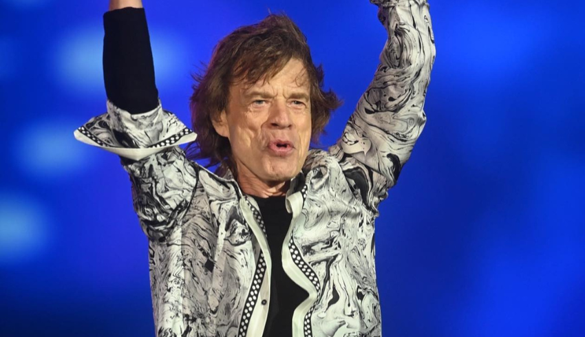 Mick Jagger aparece em fotos raras em post de Luciana Gimenez para o filho